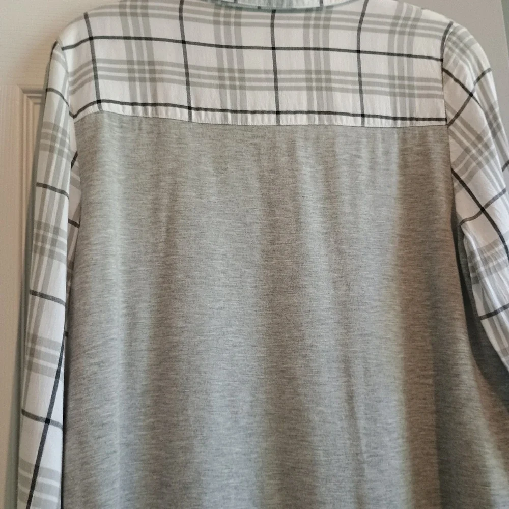 G.H. Bass & Co. Plaid Button Down Shirt Women's Gray White Long Sleeve - Picture 5 of 13